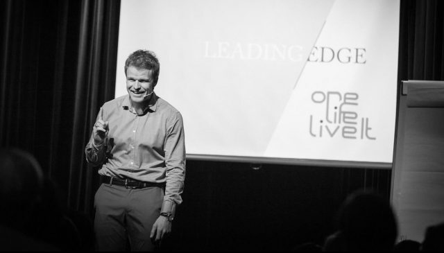 Modell for selvledelse: prestasjoner, endringskompetanse, benchmarking, motivasjon og omdømme