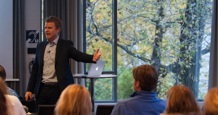 Alf Inge Cleve-Stiansen holder bedriftsinternt kurs og NLP sertifiseringskurs nivå 1, 2 og 3 for Norske Frisør- og Velværebedrifter NFVB og LEDERUTVIKLINGSKURS NFVB